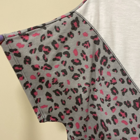 NWOT Andree by Unit short sleeve top medium - Picture 5 of 7